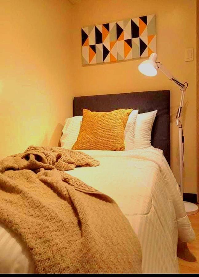 The Lancris Residences, 2 Bedrooms, 1 Bathroom, Living-Room, Kitchen & Pool Is Free Paranaque City Exterior photo